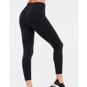 NWT - Fabletics Sync Seamless High-Waisted 7/8 Legging - S
